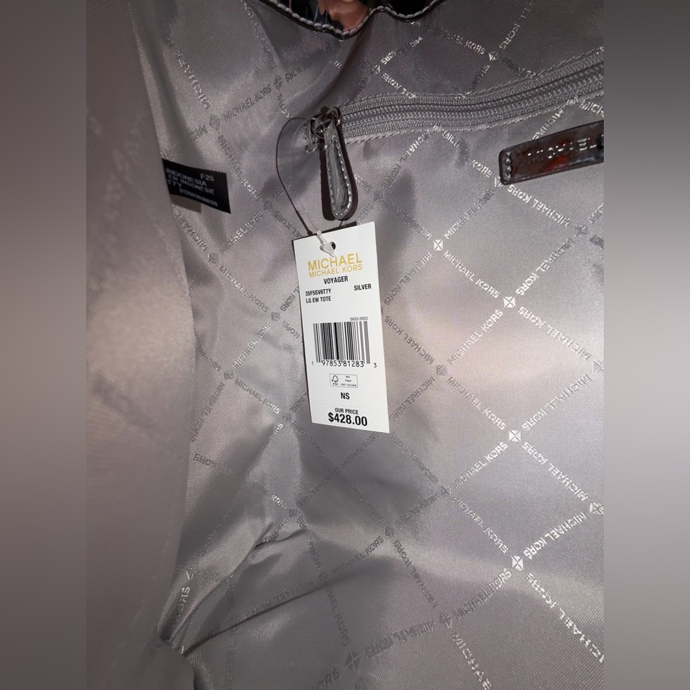 Michael Kors Voyager LG Mirror Metallic Tote Bag MK Silver - Picture 11 of 13